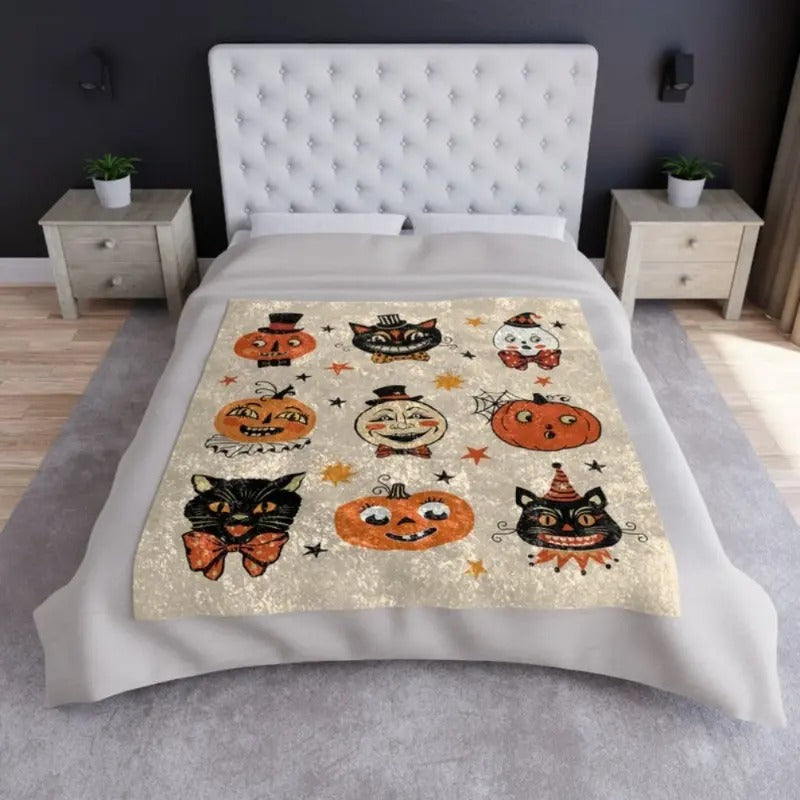 Vintage Style Black Cat Velvet Blanket